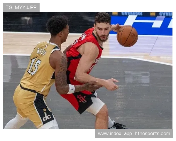 申京篮下晃开防守完成暴扣，单场39分创火箭赛季内线得分新高